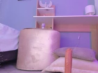 tinymoon_ spanish cam babe loves nudist live show online