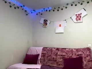 kikixie cute teen cam babe loves XXX cam action with her perfect ass