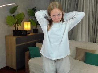 furr_frr_frr teen cam babe wants to be fucked online as hard as possible