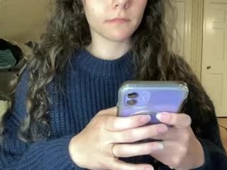 maddyhasyummypussy cam babe wants her pussy fucked hard on camera