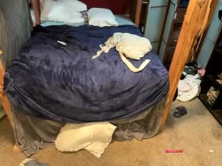 the_law_den webcam pair presents blowjob show with ohmibod online