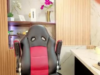 mirandarossi cam girl welcomes anal live sex with ohmibod
