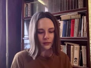 pennilinko french cam babe enjoying fetish live sex show with ohmibod