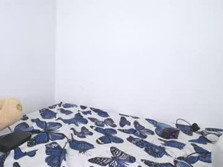 sweet_laraaa latina cam girl pleasing one dirty ass with ohmibod