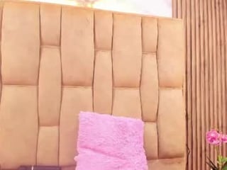 elitenox cam mature gets her ass inserted ohmibod