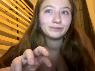 nakedmomma cam girl loves when satisfy her nasty pussy hole in private live sex chat