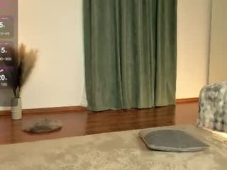wilddaisyxo teen cam girl plays with her tight pussy with ohmibod