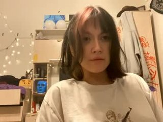 delcieagcaoili nude cam girl presents oilshow on camera