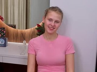 jeanninebeall cute teen cam babe loves XXX cam action with her perfect ass