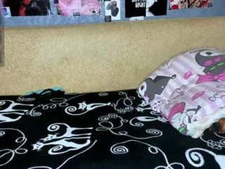 lespader blonde cam babe gets her pussy penetrated and masturbated with ohmibod