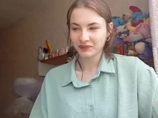 cucriecke cute teen cam babe loves XXX cam action with her perfect ass