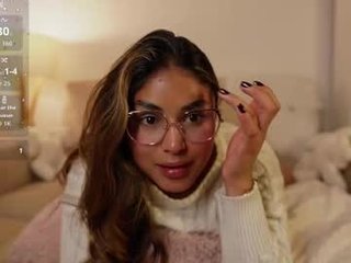 saraparisi_ latina cam babe toying her pussy and getting it fucked hard