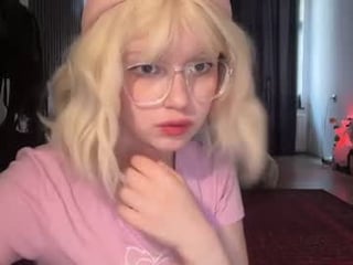 super_pixie teen cam babe wants to be fucked online as hard as possible