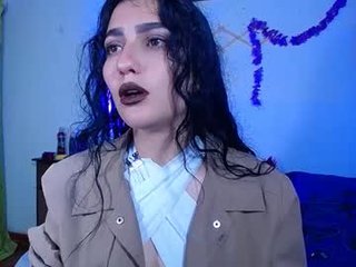 sophia_dk tattooed cam girl loves rubbing her juicy pussy on camera