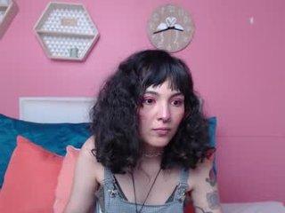 kitty_wong spanish cam girl wants her pussy full of cum online