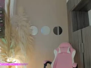 siennarosse cam girl wants took his erected sausage into her wet pussy and asshole in the chatroom