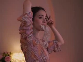 onlyjett cam babe gets her pussy penetrated hard