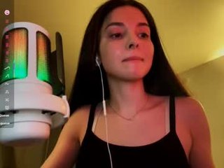 ludivinablice naked teen cam babe loves kiss, licked slits and pink clits on a sex cam