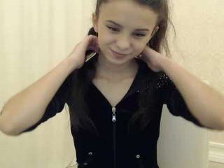 ehotlovea cam babe loves spanking and striptease online