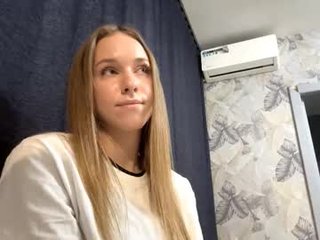 mafaldatefera cam babe gets the best ass massage with ohmibod