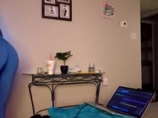 fit_sxy_siouxsie cam girl wants took his erected sausage into her wet pussy and asshole in the chatroom