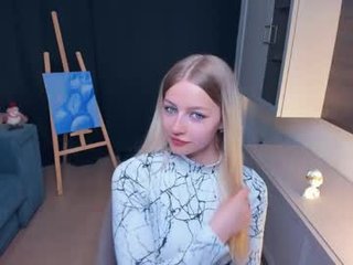 thoracarter teen cam babe wants to be fucked online as hard as possible