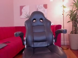 sara_hoffman2 cam girl squirting with ohmibod online in the chatroom