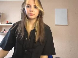 enedinahevia teen cam babe wants to be fucked online as hard as possible