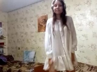 kamisalling cute teen cam babe loves XXX cam action with her perfect ass