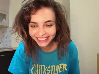 ophelia_blue french cam offers her tight ass for anal ohmibod penetration