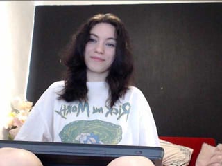 danielle-morina european cam babe offers her shaved pussy for live sex experiments online