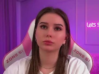 dianabecker smoking cam girl with ohmibod in the chatroom