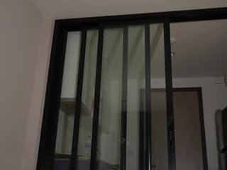 digital_princess cam babe utterly dominates men, leaving the muscular strongman a beaten, pegged, pouting little slave