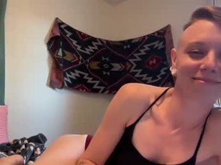 azeraika milf cam whore live sex in the chatroom