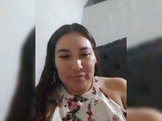 kate014 brunette spanish cam babe gets her asshole penetrated