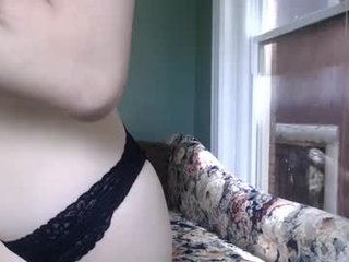 mollypopz beauty slim cam babe enjoys amazing live sex with her horny lover