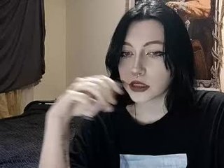 luckybastrad0677 naked cam babe loves big dildo online