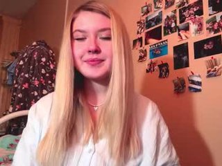 tammievaghn cam babe gets the best ass massage with ohmibod