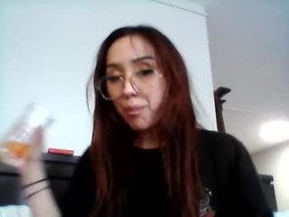 spipalina brunette cam girl welcomes favorite ohmibod into her ass