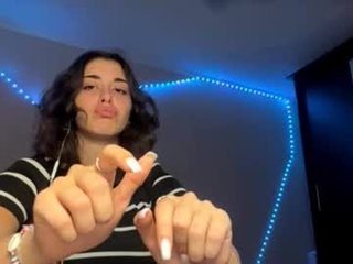 shantellemagnotta cute teen cam babe loves XXX cam action with her perfect ass