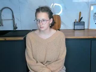 edwinabolding teen cam babe wants to be fucked online as hard as possible