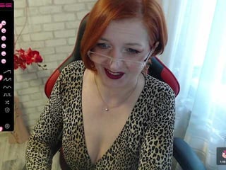 bastadasta russian cam babe and her wet horny holes, live on webcam