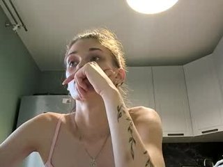jeannielighter teen cam babe wants to be fucked online as hard as possible