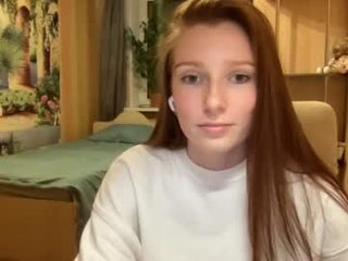 _mia_mood cam girl will surprise you with her huge gaping asshole