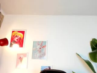 laukyubey1 cam girl welcomes anal live sex with ohmibod