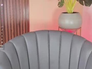 kenykitty spanish cam babe loves latex sex scenes on cam