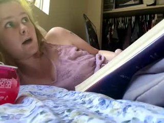seximilf26 cam girl will surprise you with her huge gaping asshole