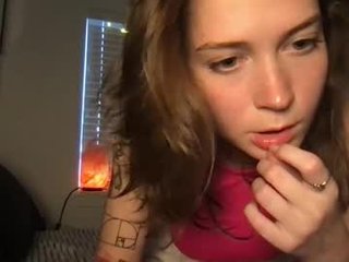 xoavery teen cam babe wants to be fucked online as hard as possible