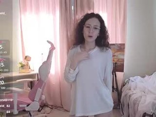 skibidiyepyepyep naked cam babe loves blowjob online