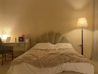 loanaaa teen cam babe wants to be fucked online as hard as possible